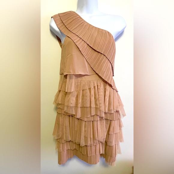 BNWT BCBGMAXAZRIA One Shoulder Tan Dress - Size XS - Picture 1 of 6